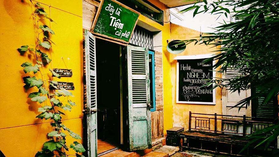 Tư vấn chọn màu sơn hiệu ứng bê tông quán cà phê độc và lạ nhất Vẻ đẹp cổ xưa nhẹ nhàng từ một tiệm cà phê sơn tone vàng