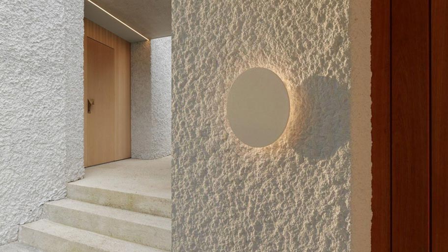 Tường sơn đá hạt lạ mắt