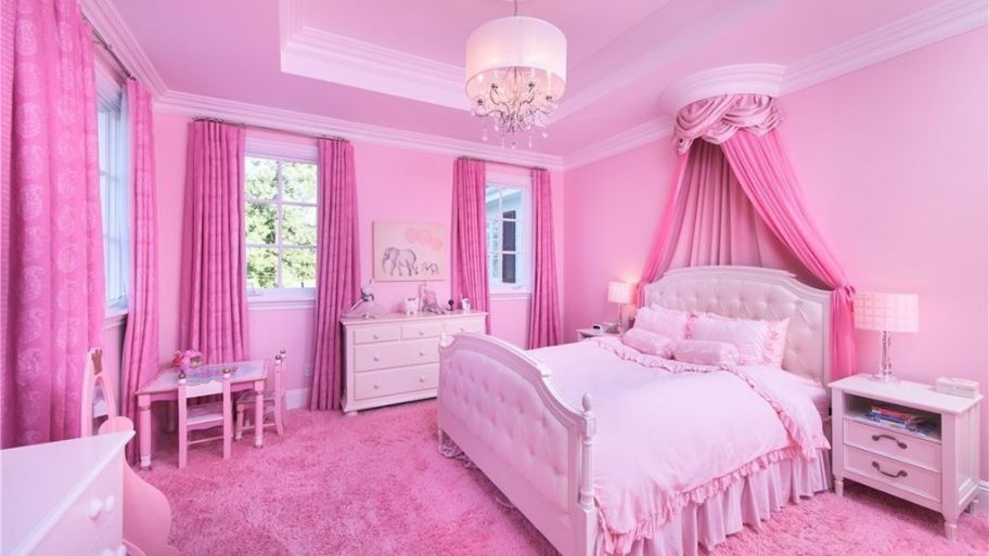 Phòng ngủ màu hồng tím ấn tượng