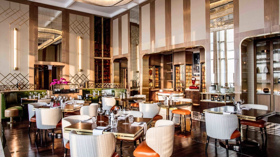 Ứng dụng sơn kim loại thật trong nhà hàng