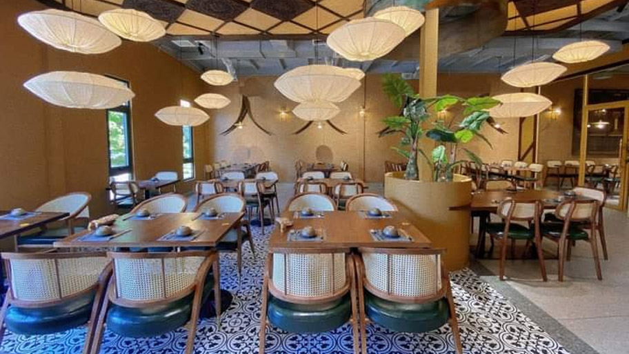 Không gian nhà hàng The Thái Cuisine sử dụng sơn giả bê tông