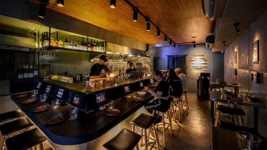 Nhà hàng Minamoto Japanese ứng dụng sơn giả bê tông