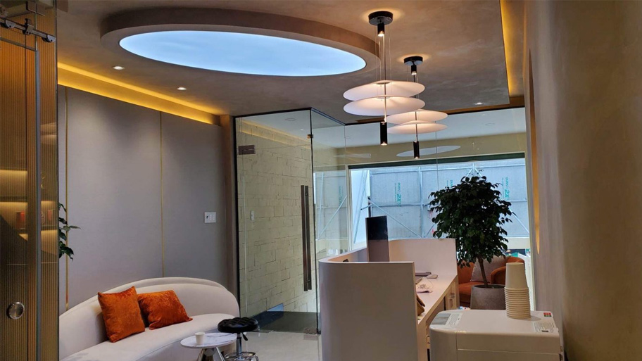 Gợi ý màu sơn giả bê tông cho spa – Sang trọng, tinh tế, thư giãn Ứng dụng sơn giả bê tông màu xám nâu trầm cho Rica Beauty spa