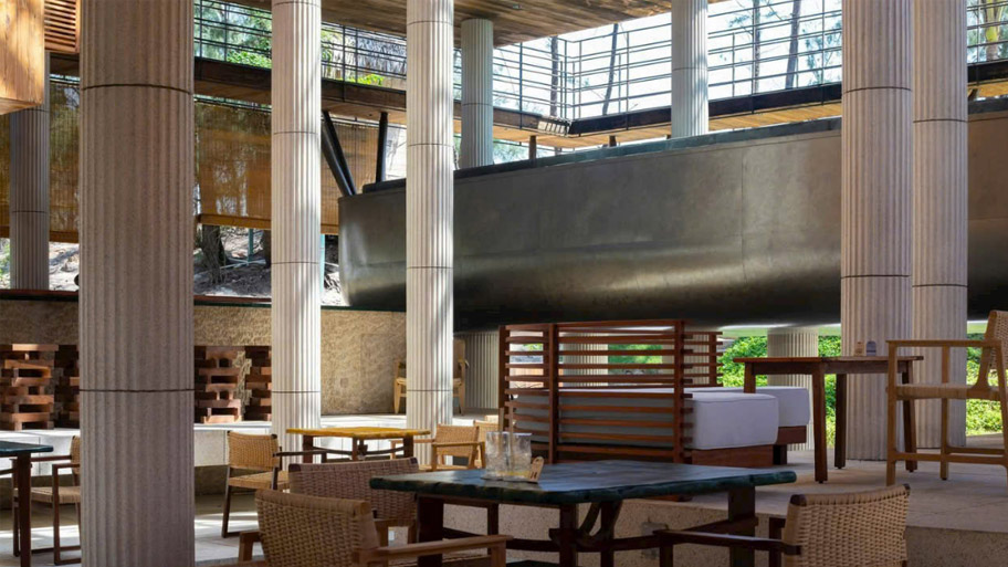 Mẫu công trình ứng dụng sơn hiệu ứng kim loại cho ngoại thất Nhà hàng ứng dụng sơn hiệu ứng kim loại cho ngoại thất