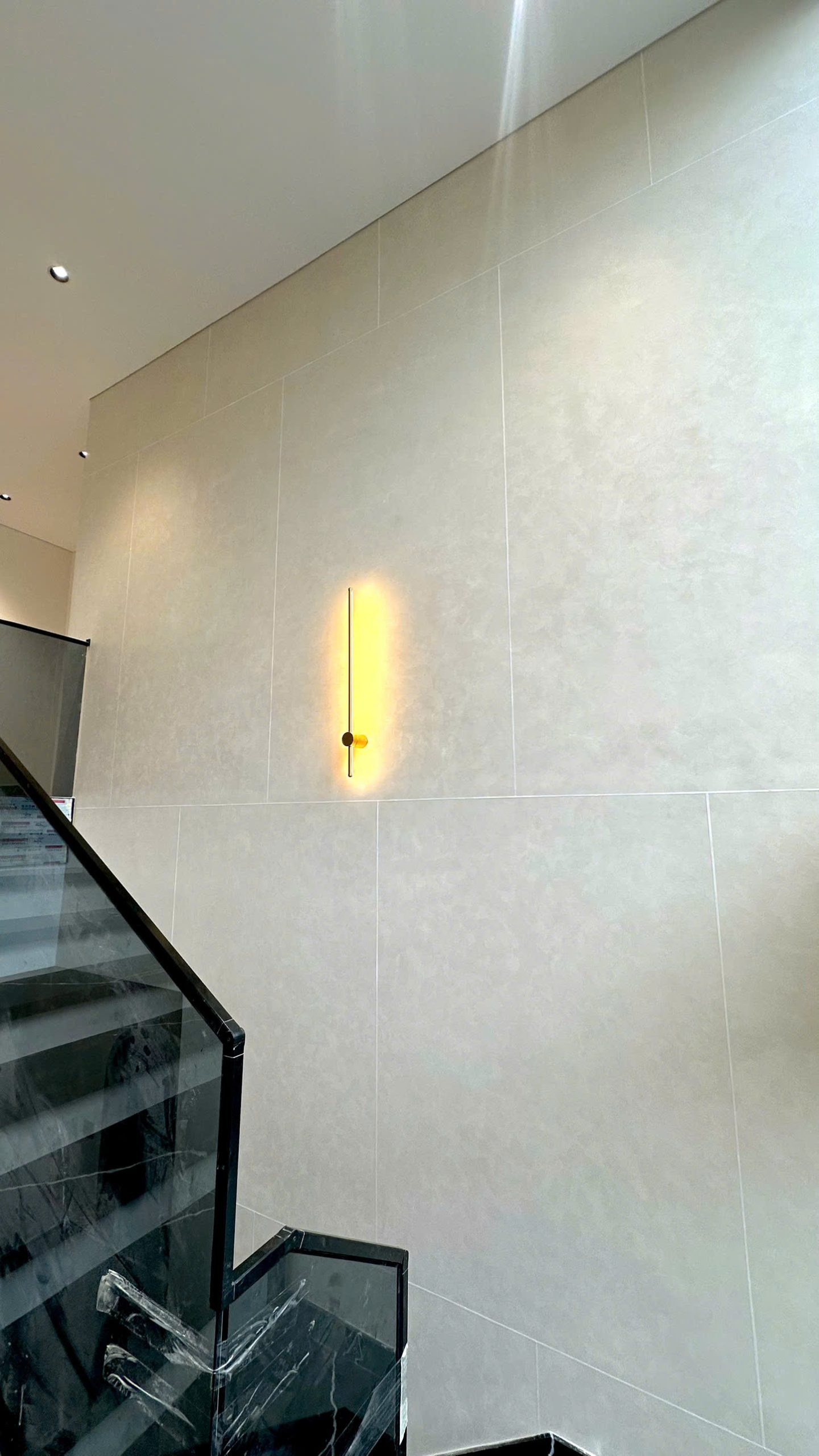 Sơn hiệu ứng kẻ roan: Giải pháp thi công gọn nhẹ, đẹp chuẩn studio ke roan hieu ung nha pho scaled