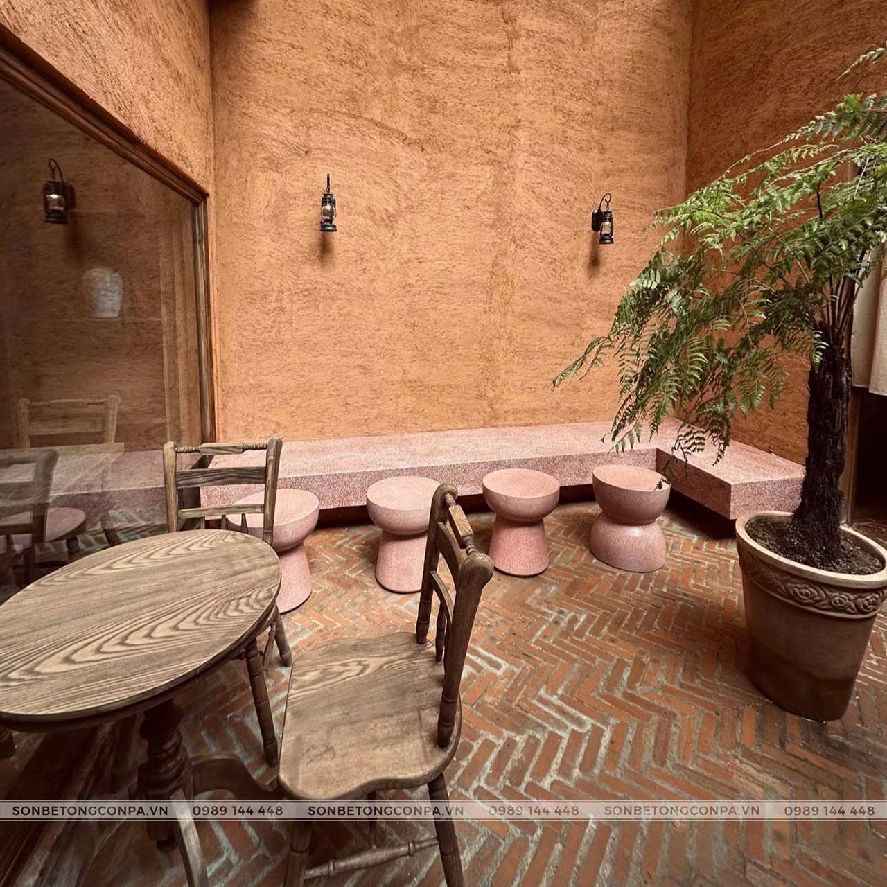 11.Không gian nội thất quán cà phê kết hợp gỗ và sơn hiệu ứng Conpa RD03 tại Nha Trang