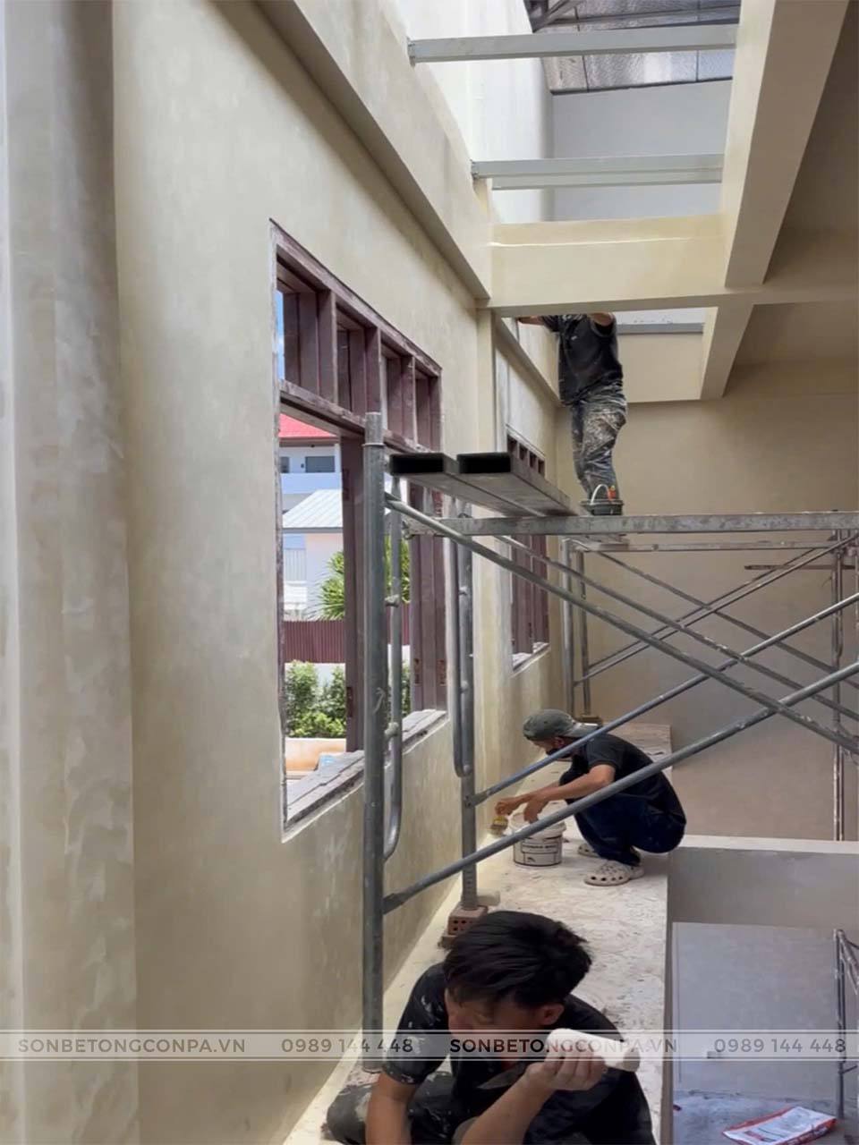 Công trình tại Vientiane, Lào Đội thợ tiến hành thi công công trình tại Lào