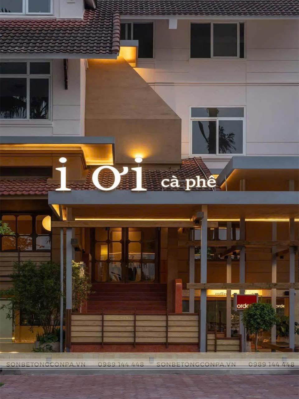 Mặt tiền Í Ơi cà phê